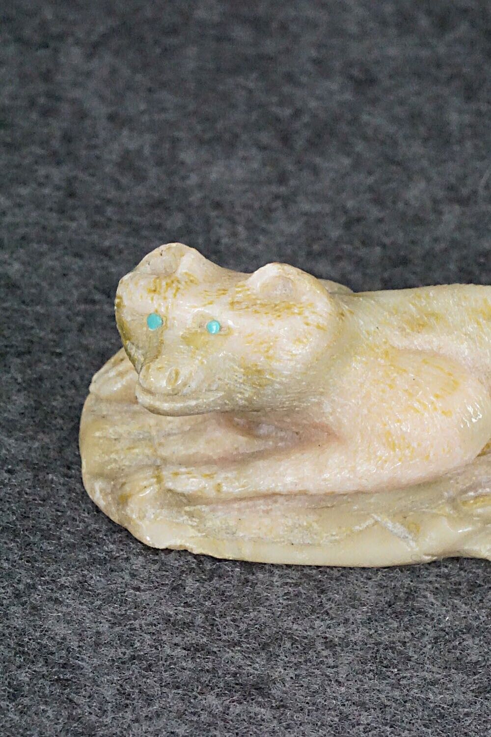 Wolf Zuni Fetish Carving - Calvin Weeka