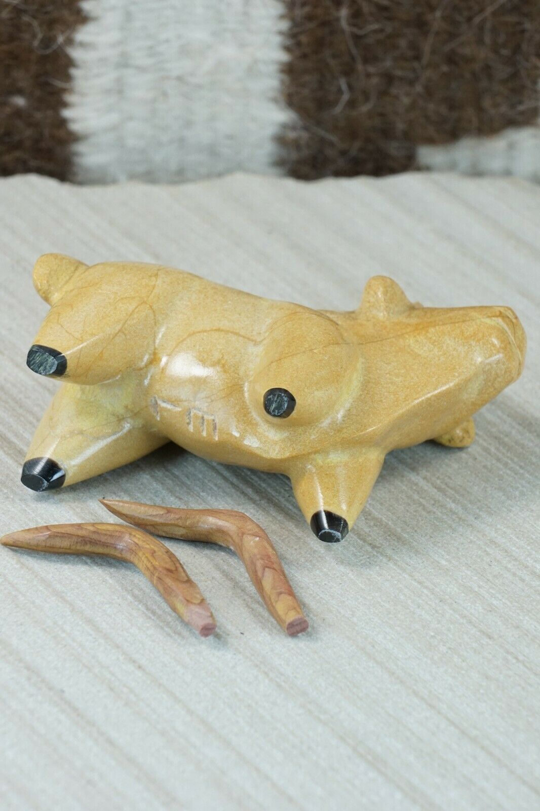Longhorn Zuni Fetish Carving - Enrike Leekya