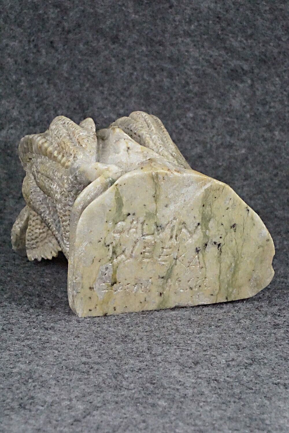 Iguana Zuni Fetish Carving - Calvin Weeka