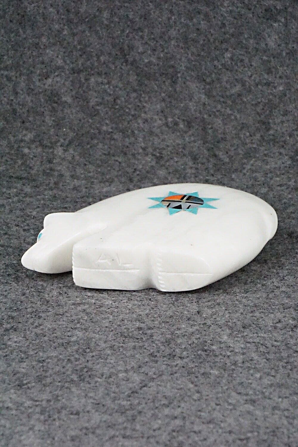 Bear Zuni Fetish Carving - Andres Lementino