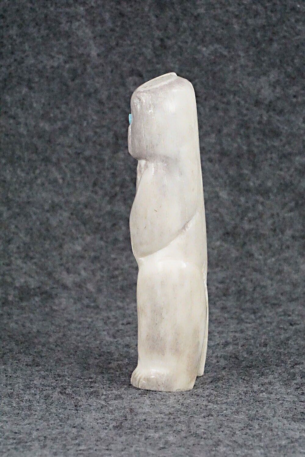 Bear Zuni Fetish Carving - Faron Lowsayatee