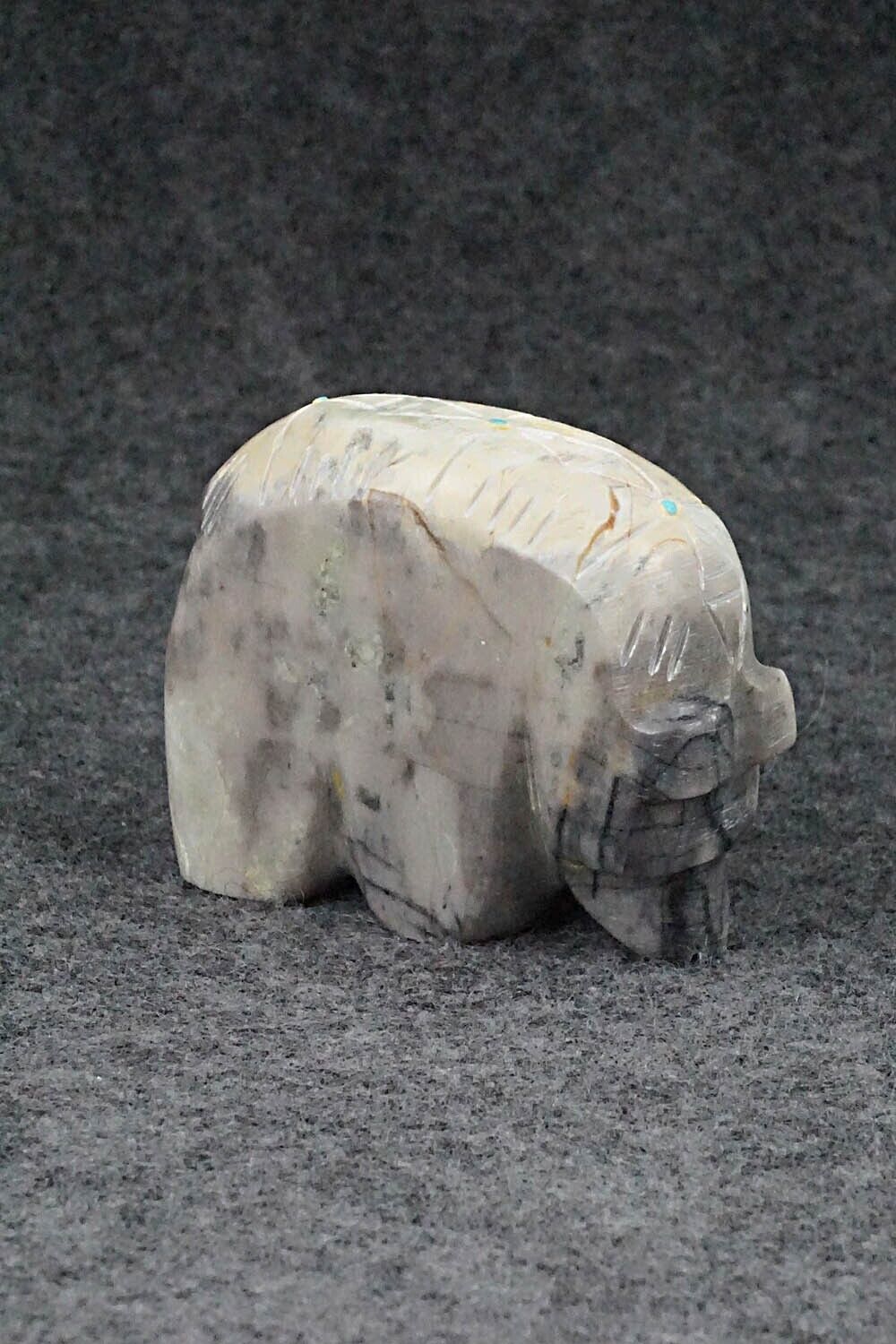 Bear Zuni Fetish Carving - Ronnie Lunasee