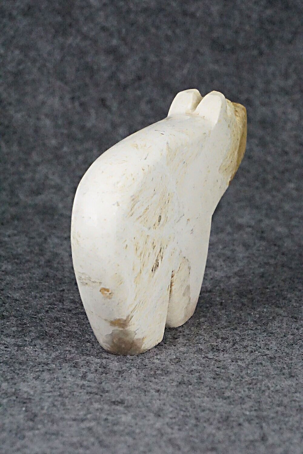 Bear Zuni Fetish Carving - Bernard Laiwakete