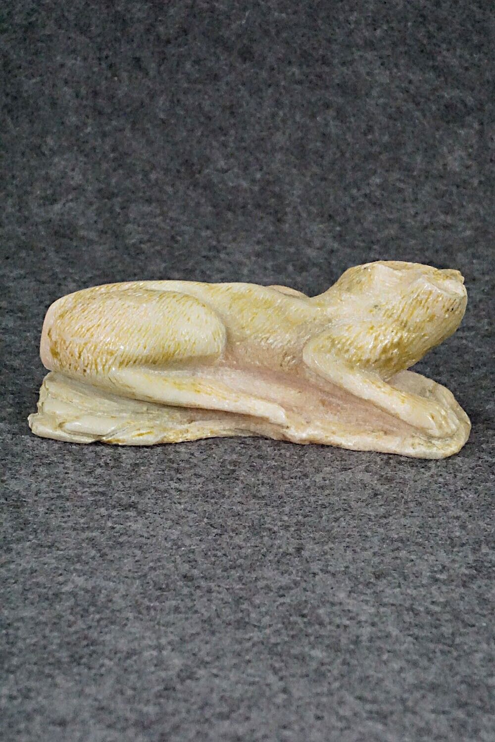 Wolf Zuni Fetish Carving - Calvin Weeka