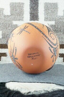 Zuni Pottery - Deldrick Cellicion