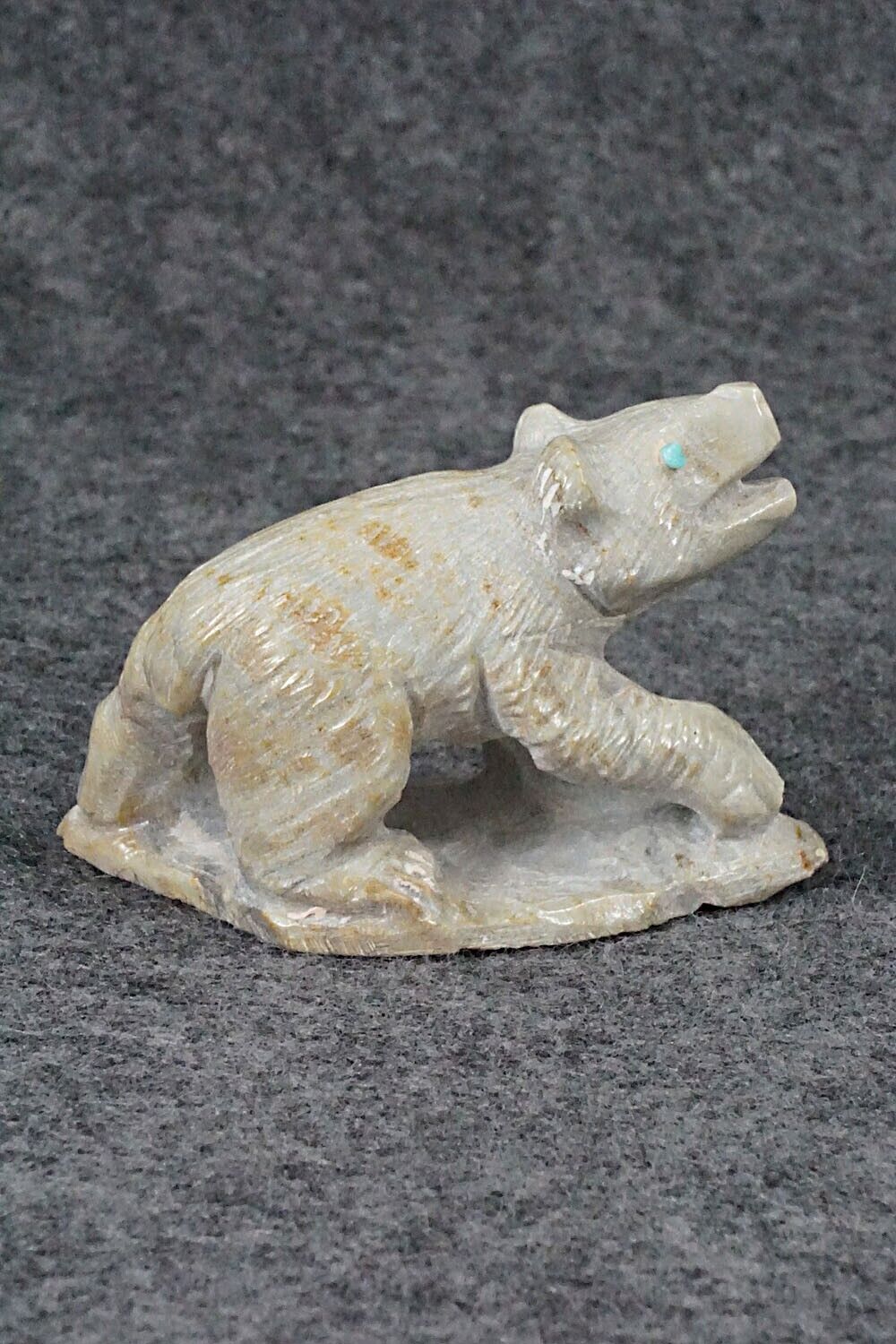 Bear Zuni Fetish - Derrick Kaamasee