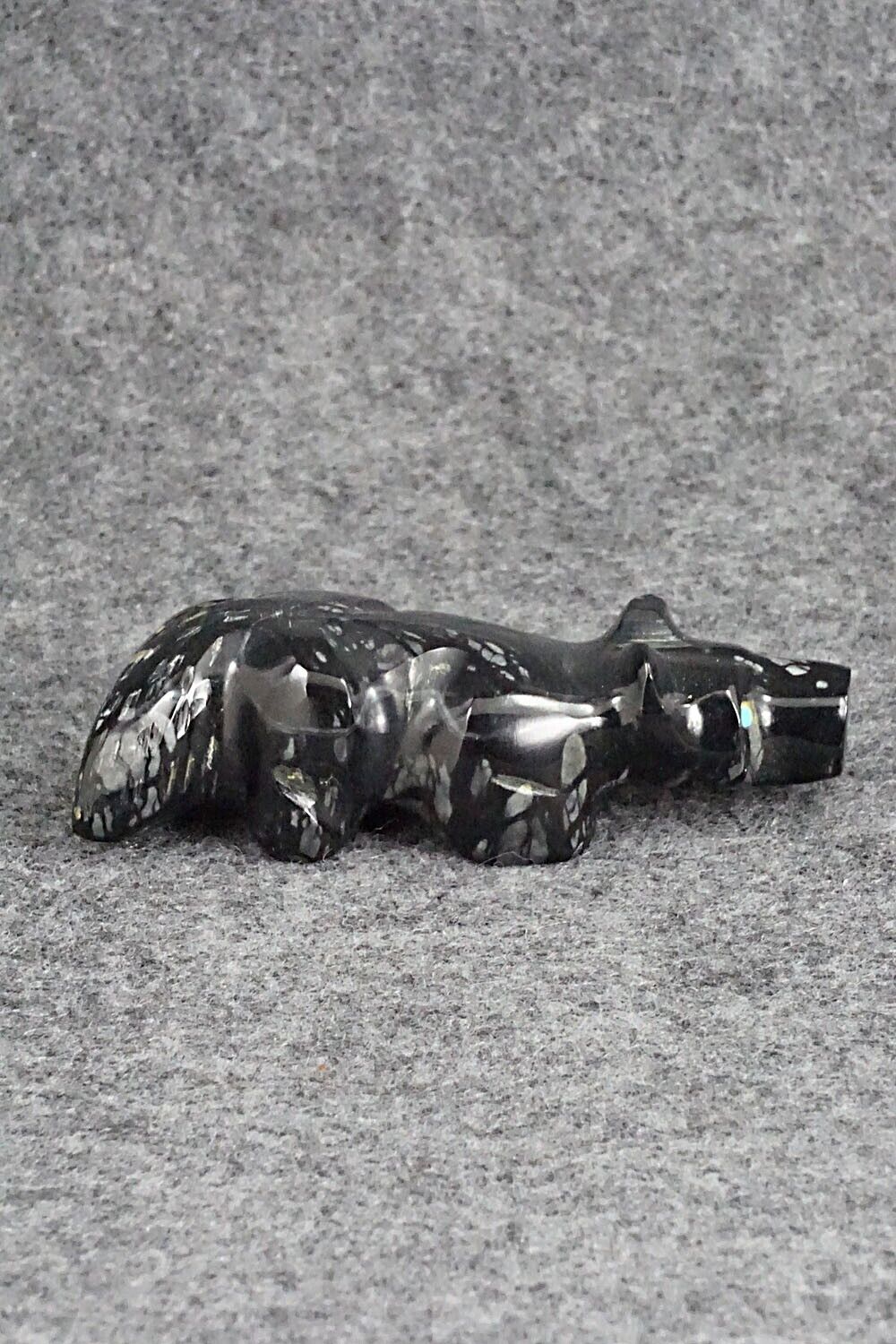 Badger Zuni Fetish Carving - Rodney Laiwakete