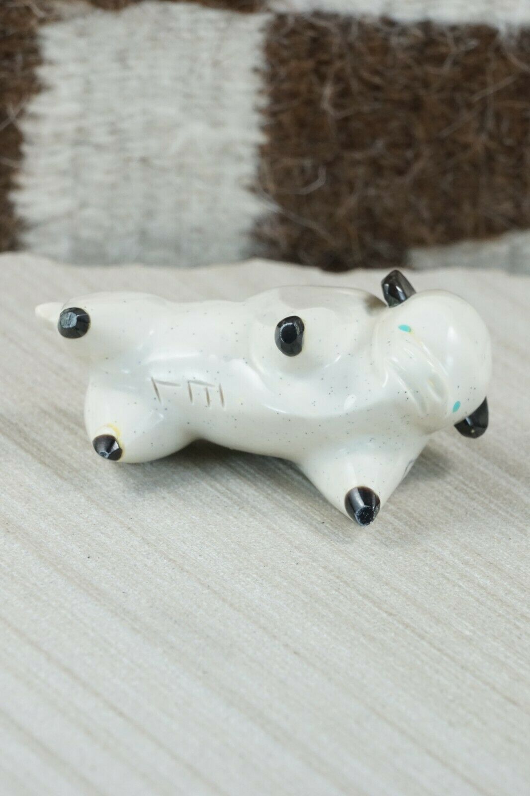 Buffalo Zuni Fetish Carving - Enrike Leekya