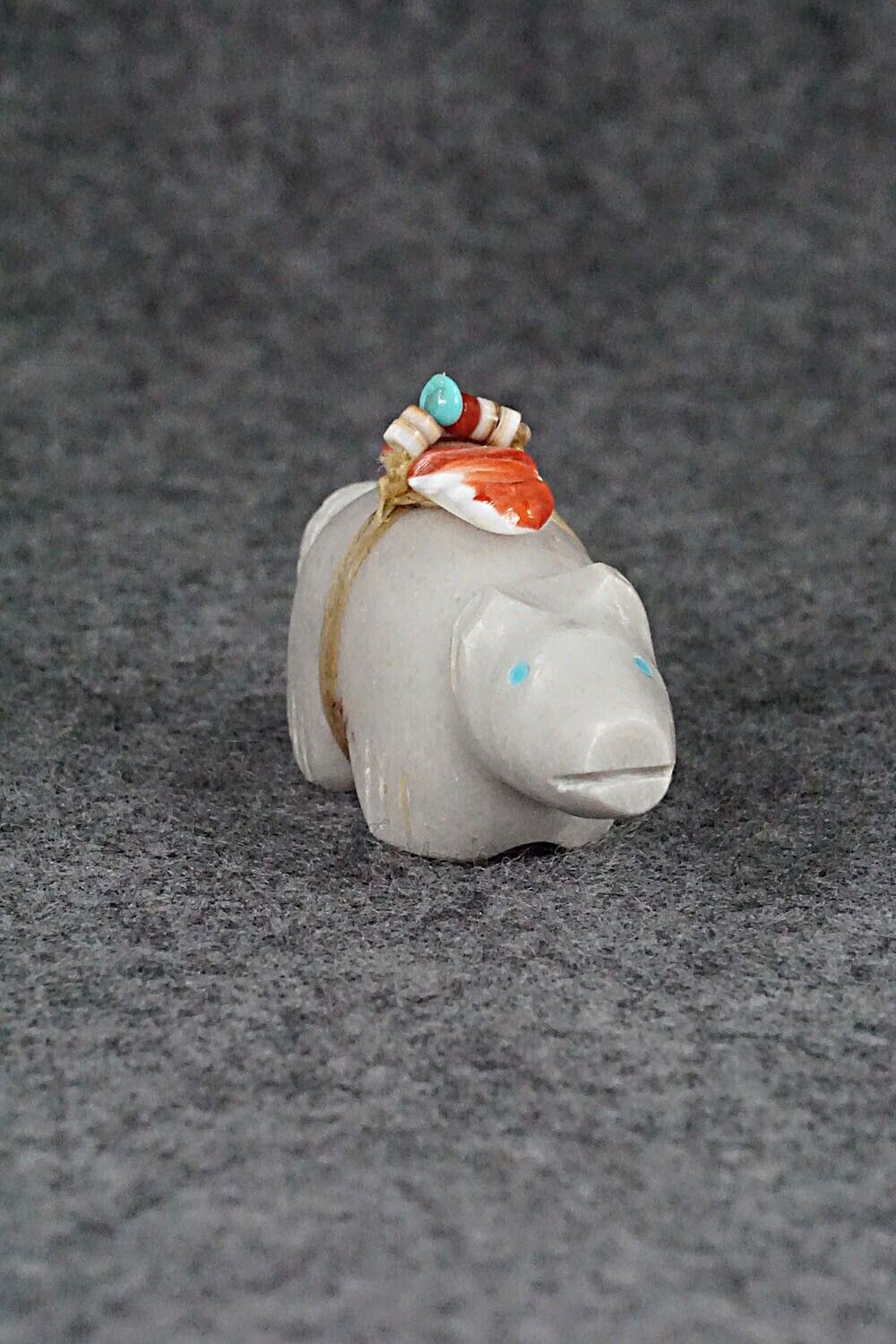 Bear Zuni Fetish Carving - Peter Gasper