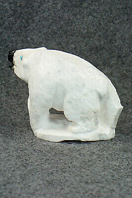 Bear Zuni Fetish Carving - Derrick Kaamasee
