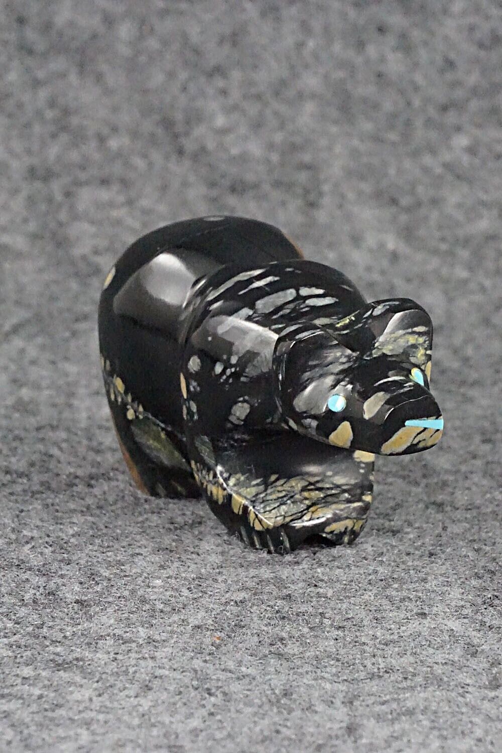 Bear Zuni Fetish Carving - Rodney Laiwakete