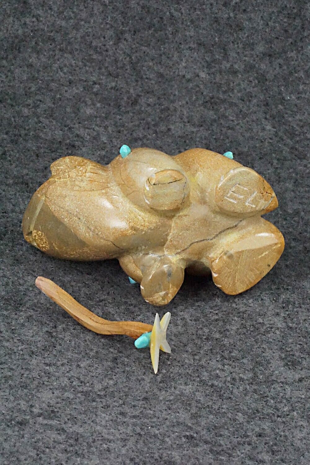 Frog Zuni Fetish Carving - Enrike Leekya