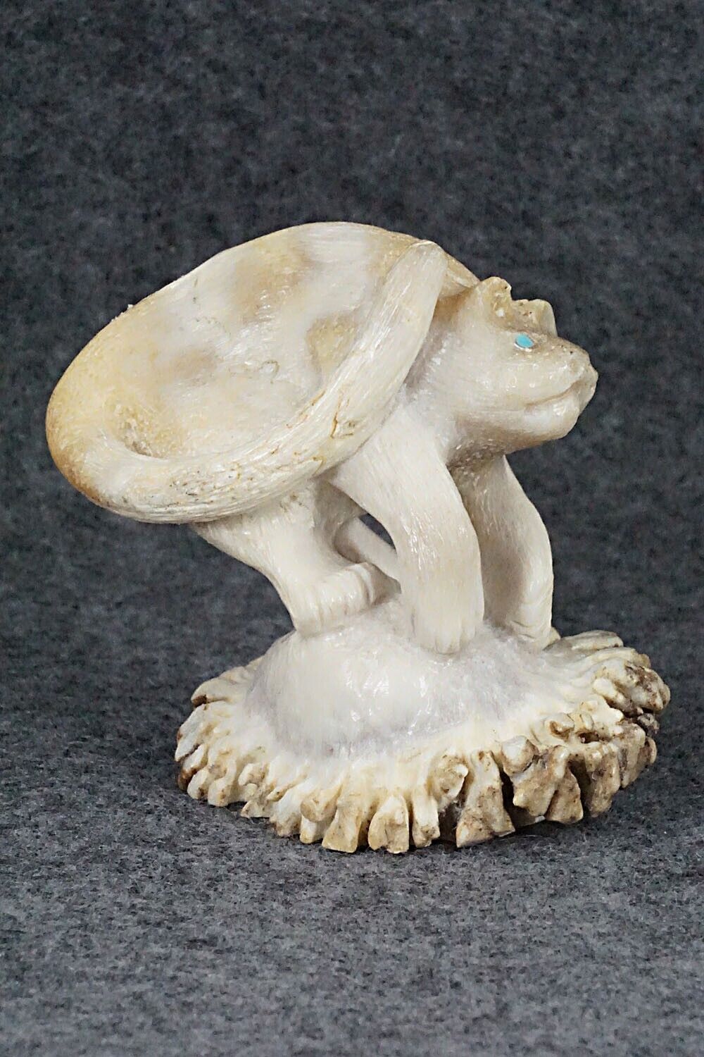 Mountain Lion Zuni Fetish Carving - Maxx Laate