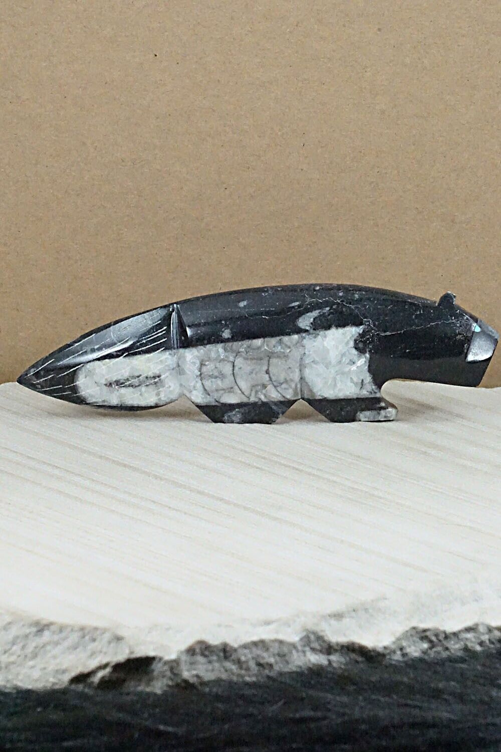 Wolf Zuni Fetish Carving - Kenric Laiwakete