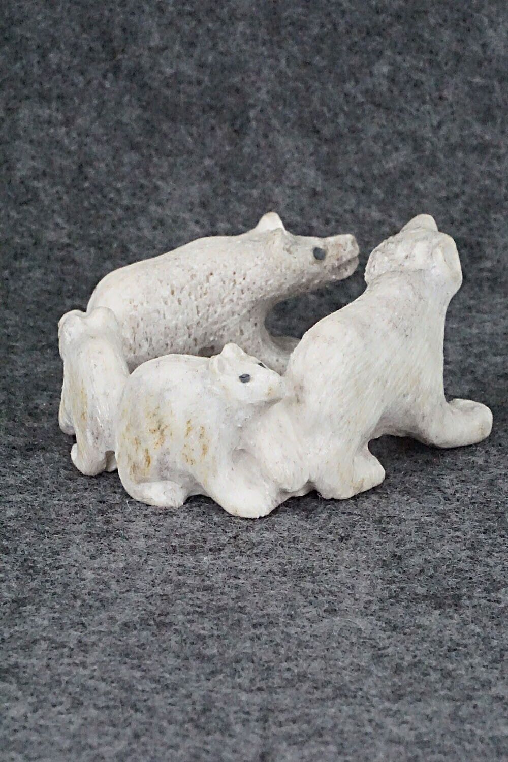 Bear Zuni Fetish Carving - Maxx Laate