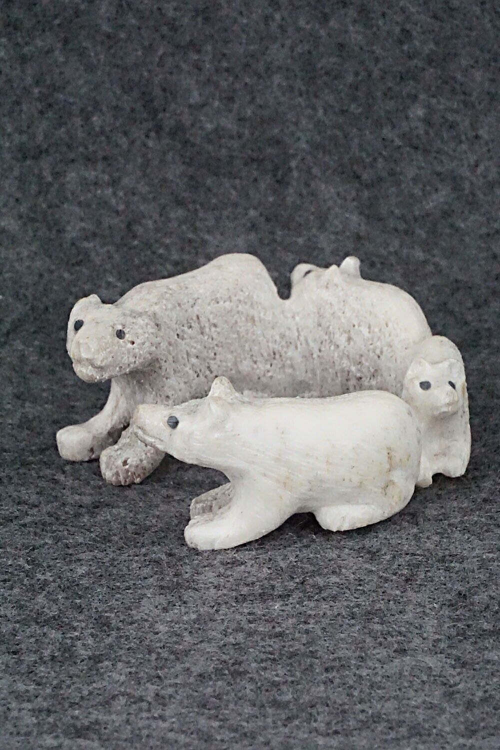 Bear Zuni Fetish Carving - Maxx Laate