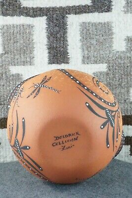 Zuni Pottery - Deldrick Cellicion