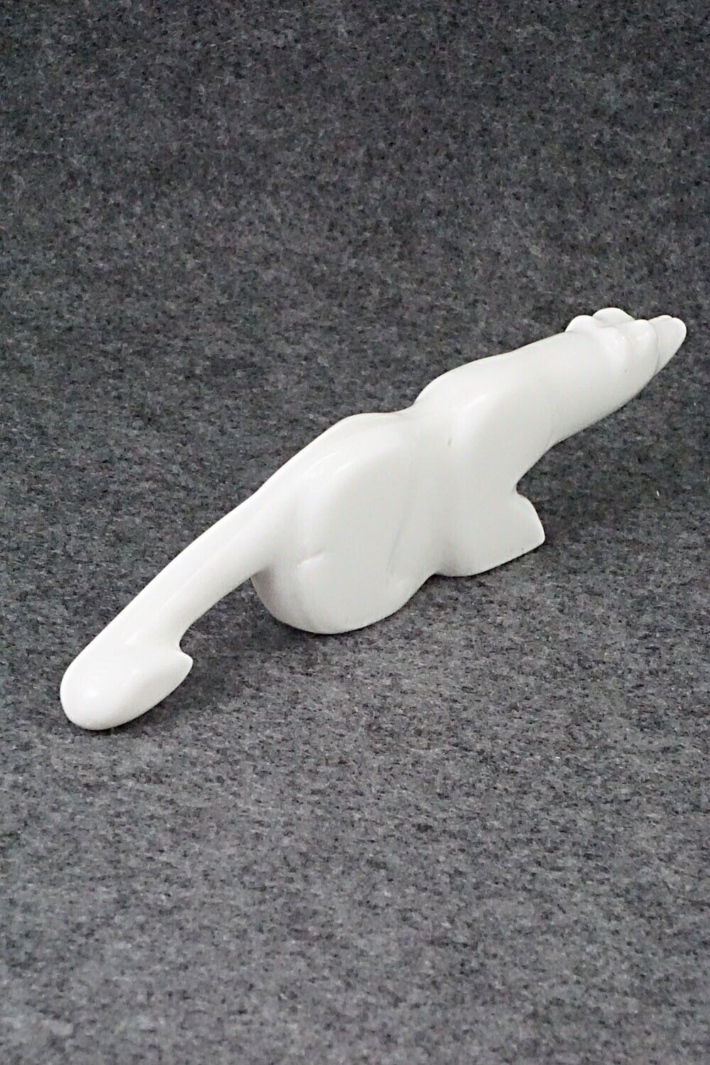 Wolf Zuni Fetish Carving - Marion Niiha
