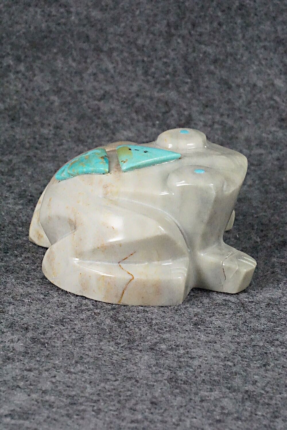 Frog Zuni Fetish Carving - Shannon Calavaza
