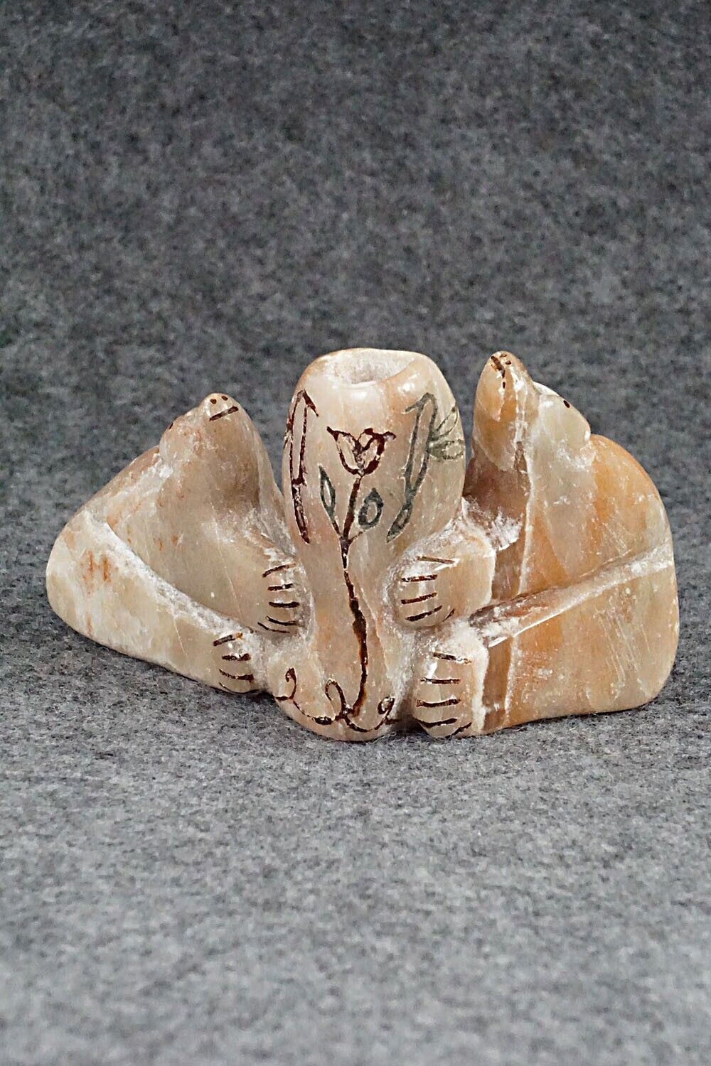 Bear Zuni Fetish Carving - Rick Kallestewa
