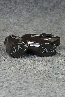 Bear Zuni Fetish Carving - Jared Amesoli
