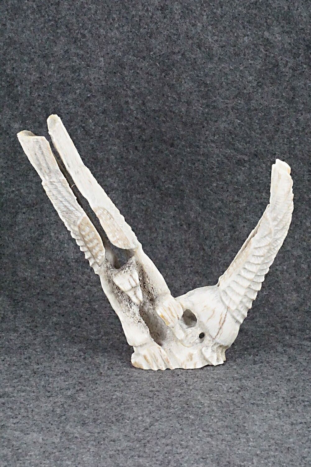 Eagle Zuni Fetish Carving - Jerrold Lahaleon