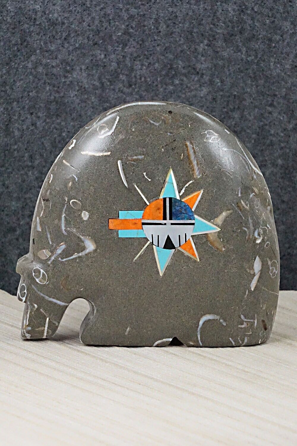 Bear Zuni Fetish Carving - Andres Lementino