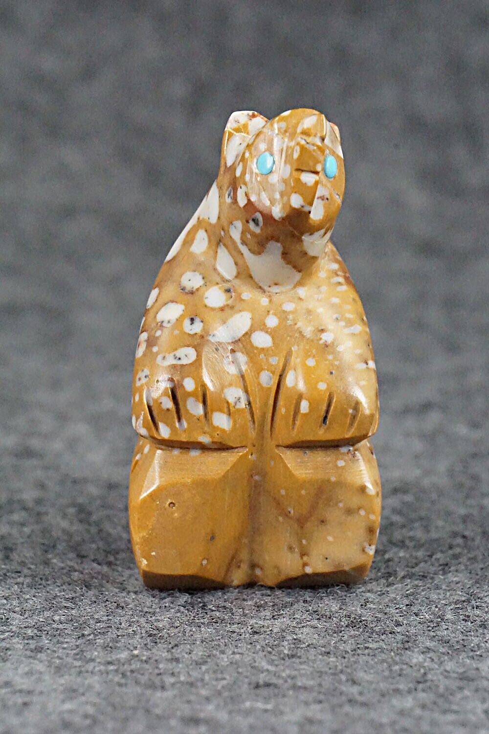 Bear Zuni Fetish Carving - Ronnie Lunasee