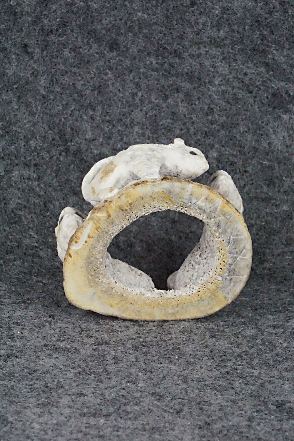 Buffalo Zuni Fetish Carving - Maxx Laate