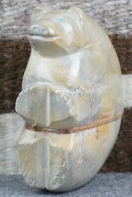 Bear Zuni Fetish Carving - Delvin Leekya