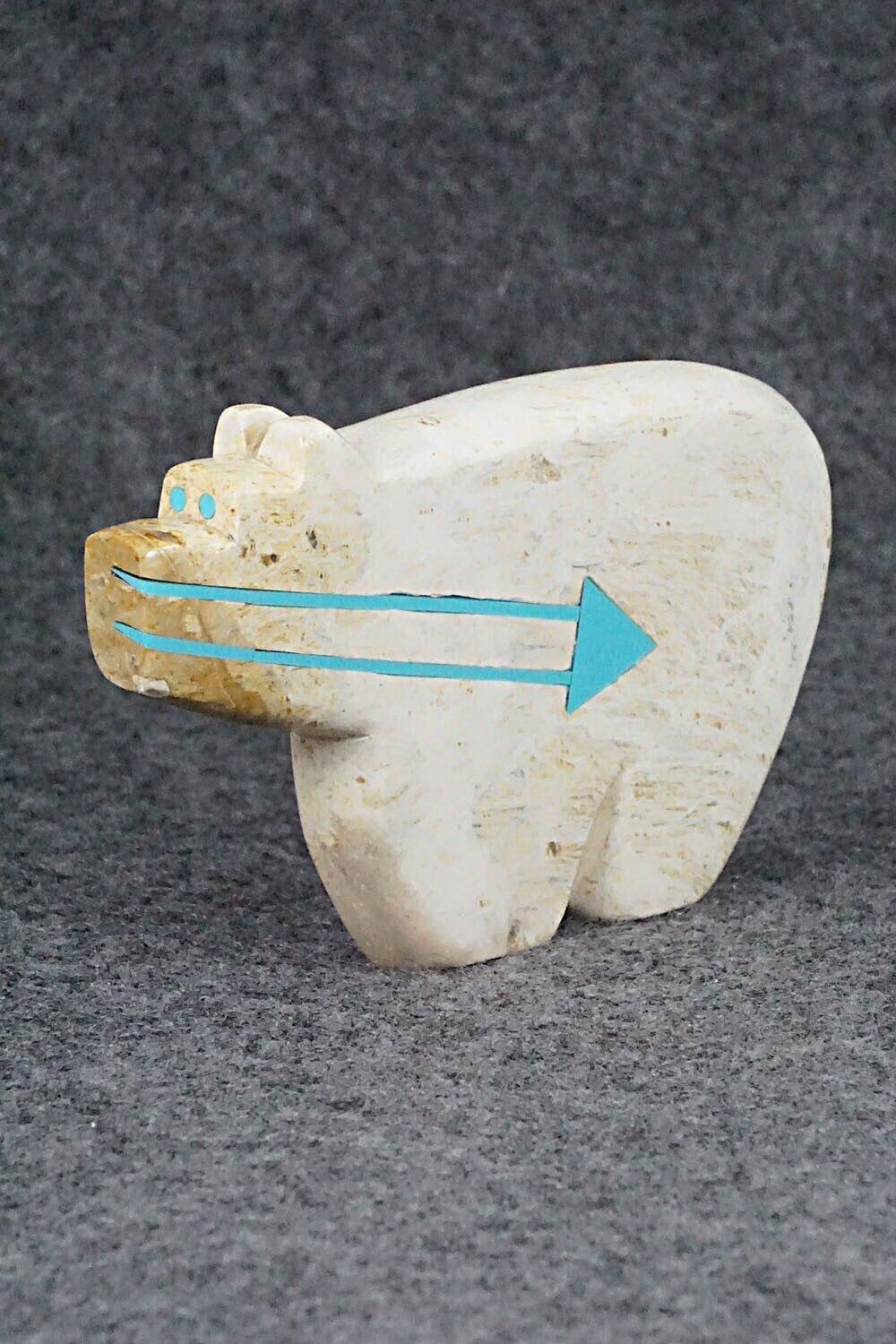 Bear Zuni Fetish Carving - Bernard Laiwakete