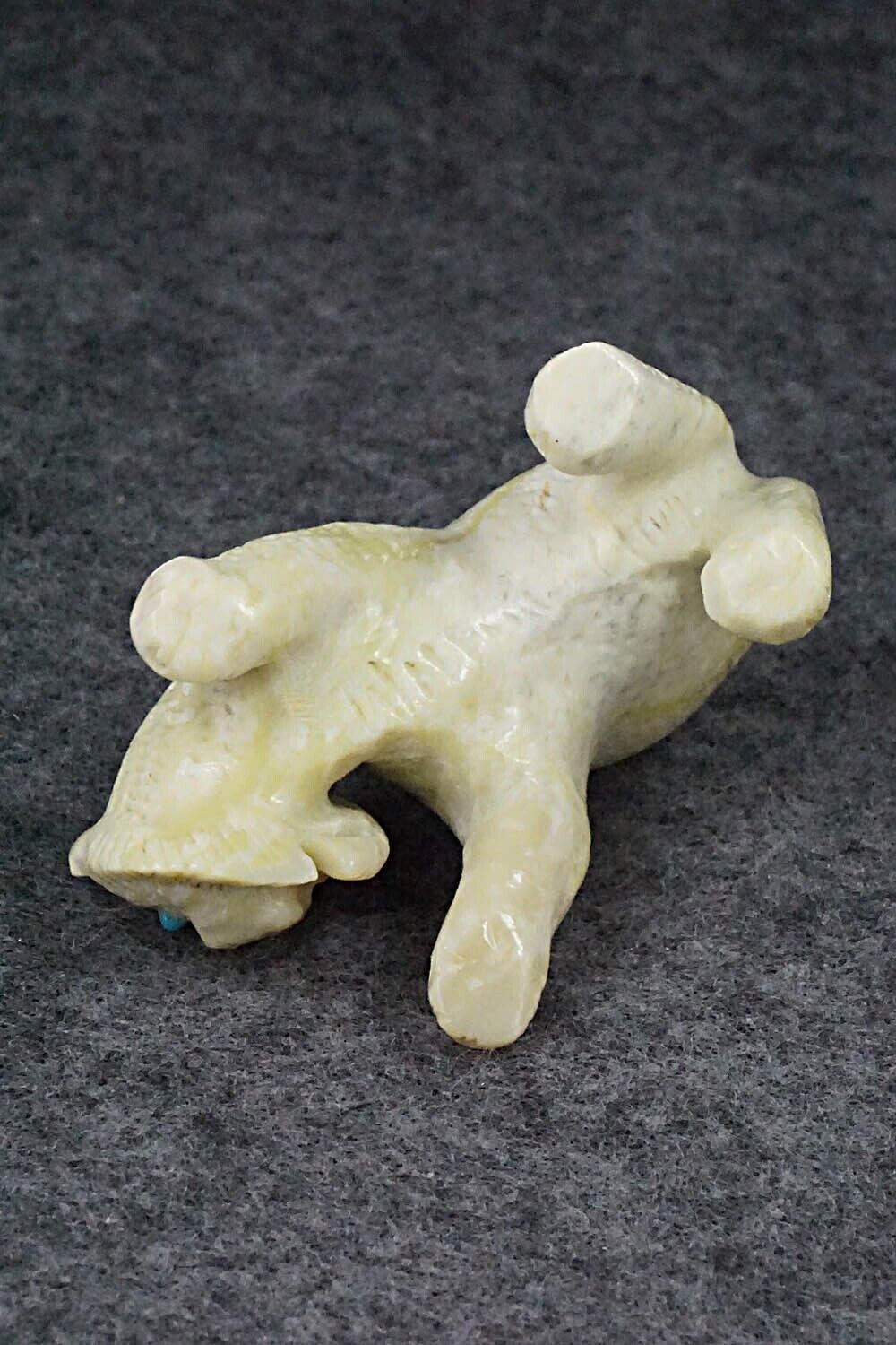 Bobcat Zuni Fetish Carving - Wilfred Cheama