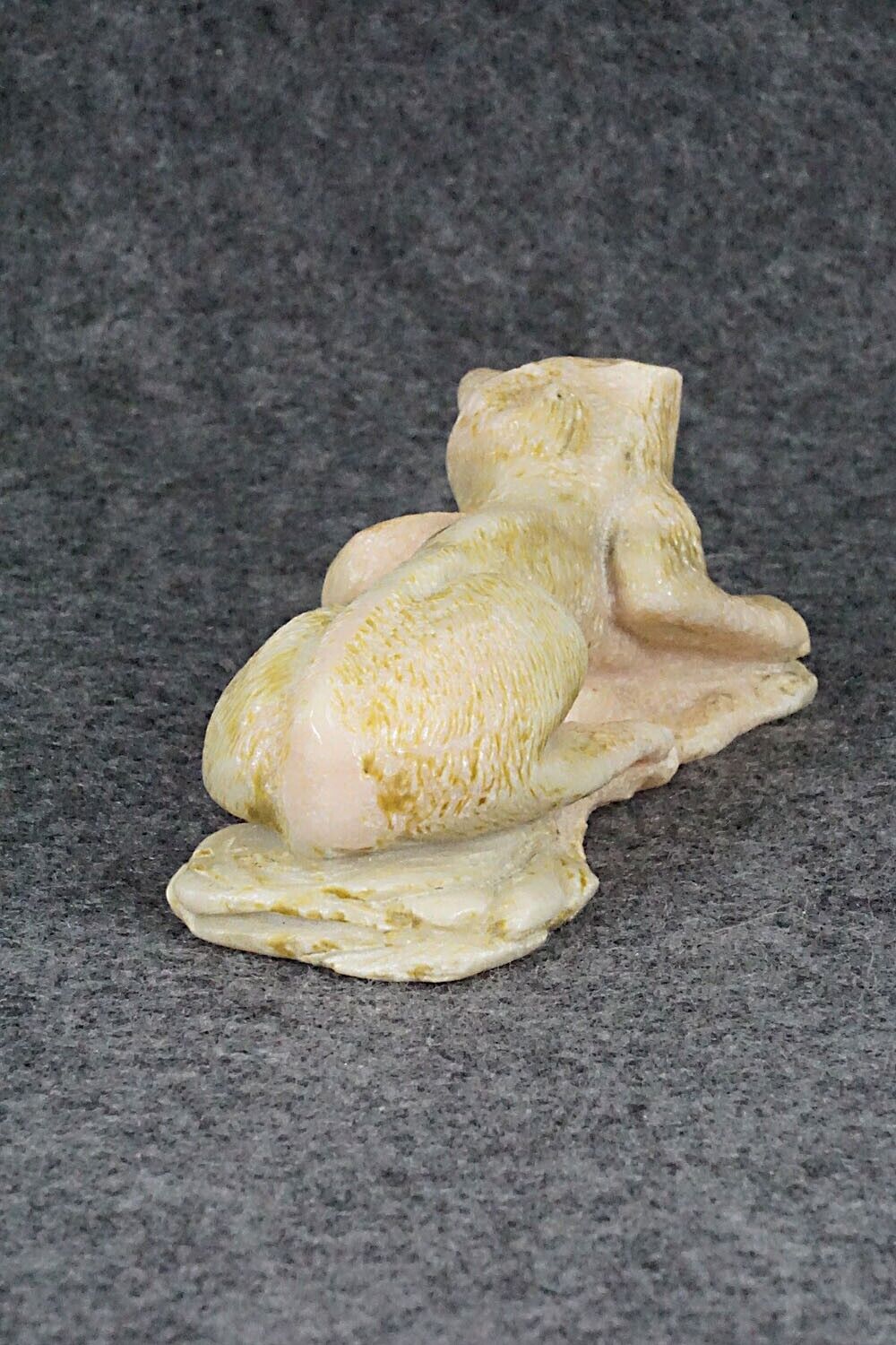 Wolf Zuni Fetish Carving - Calvin Weeka