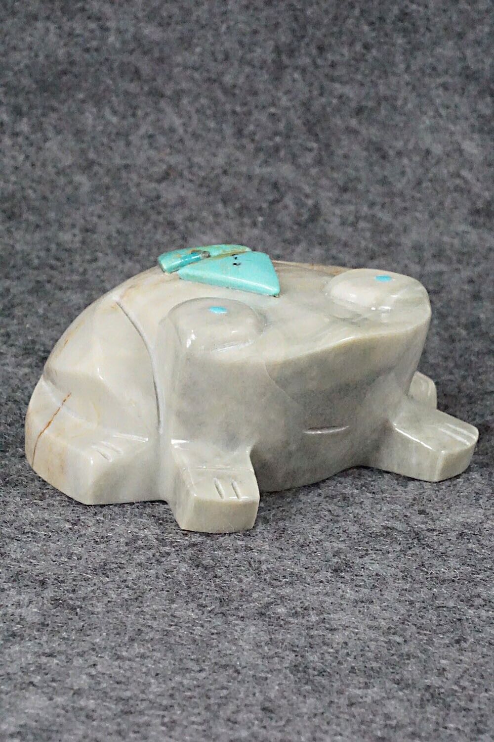 Frog Zuni Fetish Carving - Shannon Calavaza