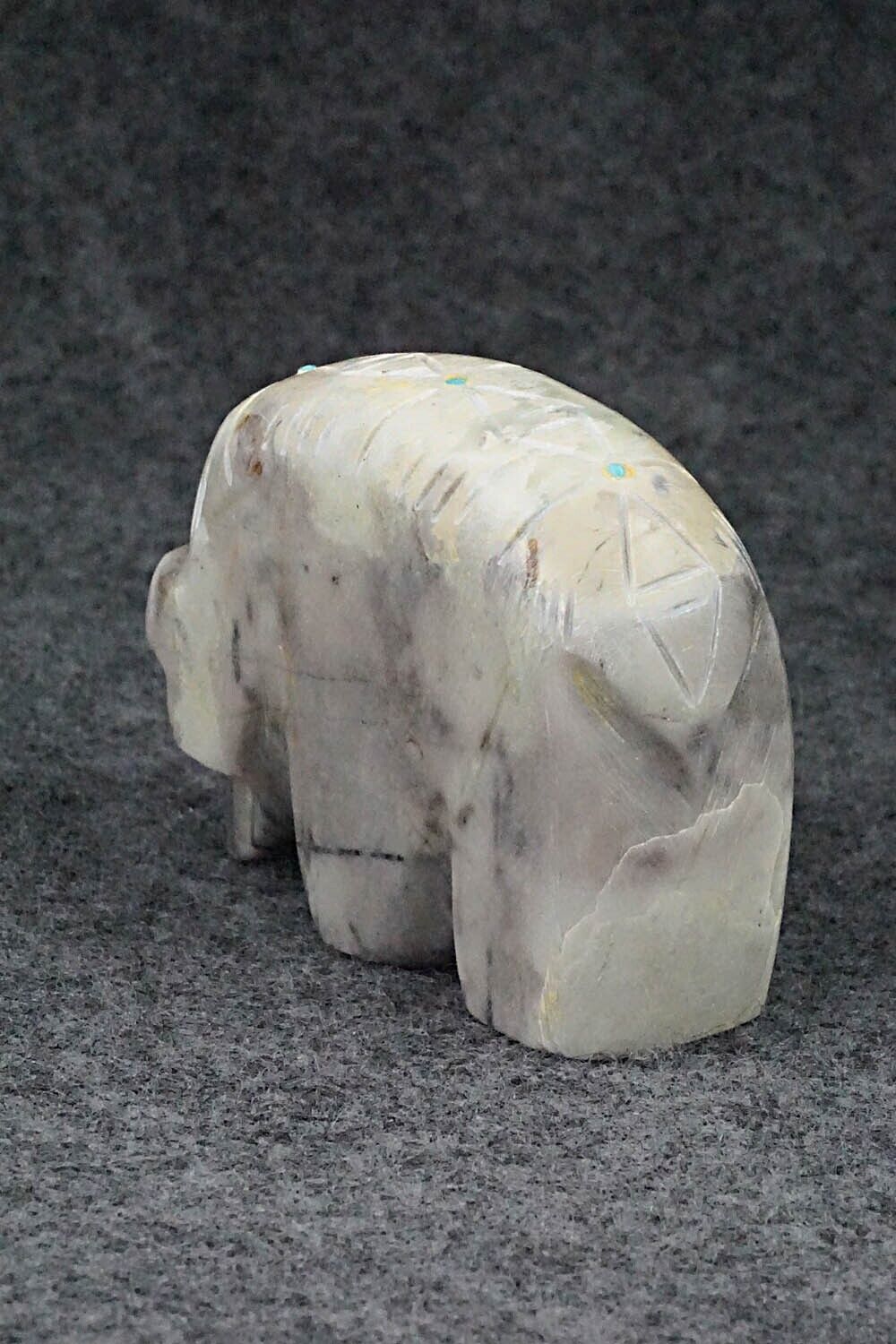 Bear Zuni Fetish Carving - Ronnie Lunasee