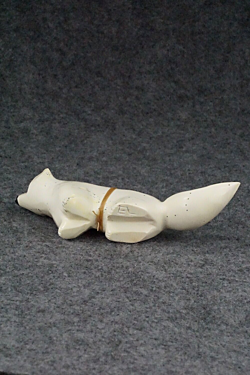 Wolf Zuni Fetish Carving - Enrike Leekya