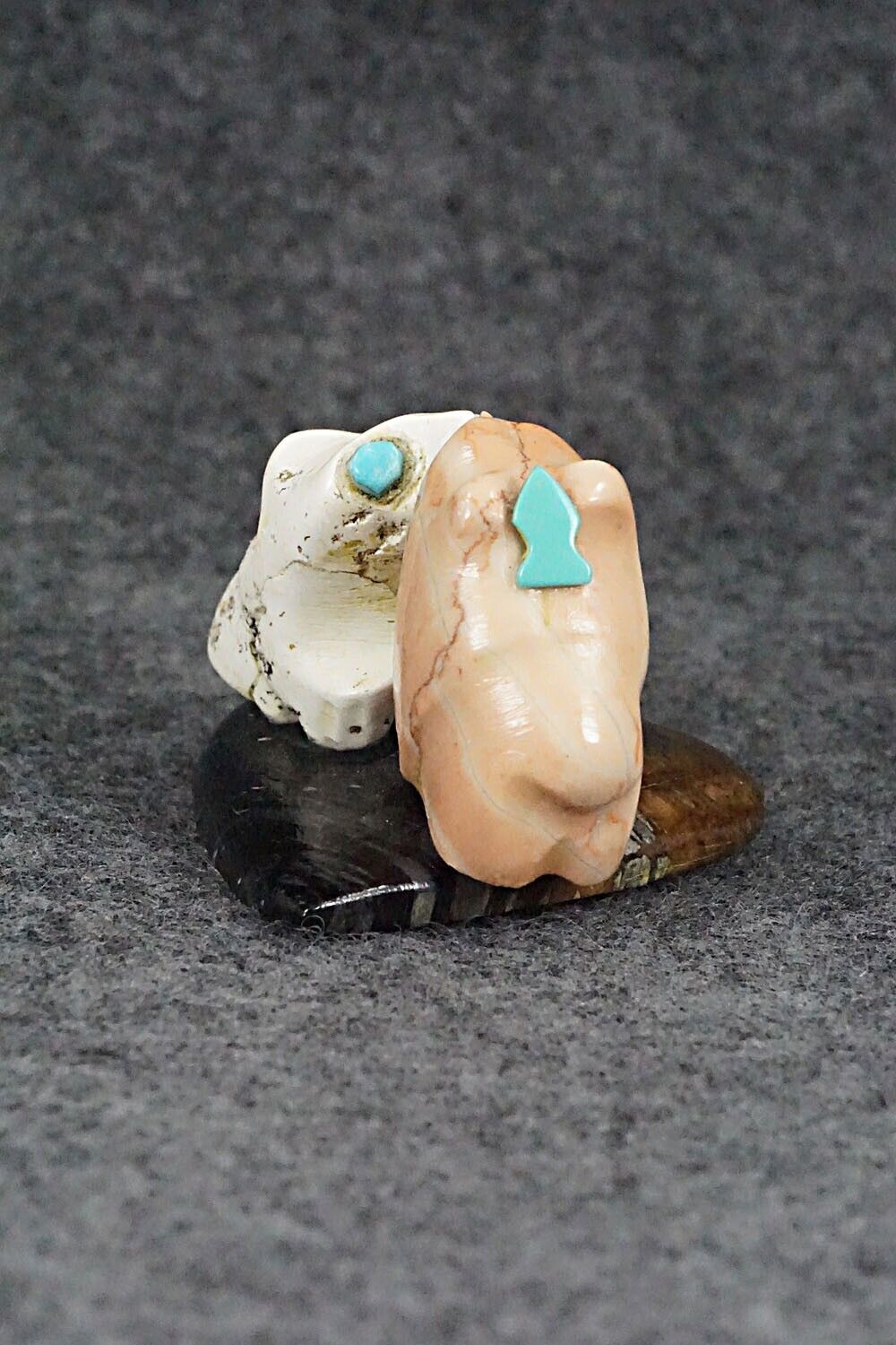 Bear Zuni Fetish Carving - Della Haloo
