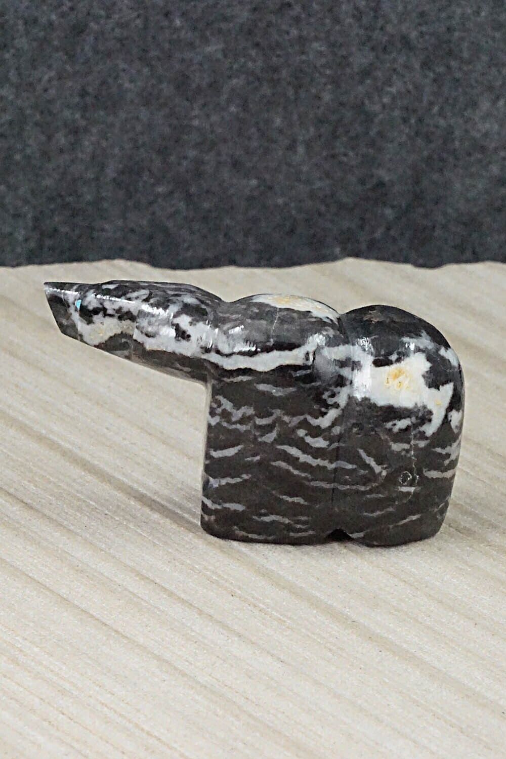 Bear Zuni Fetish Carving - Ed Lementino