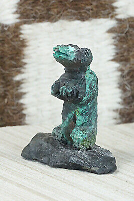 Bear Zuni Fetish Carving - Jon Quam