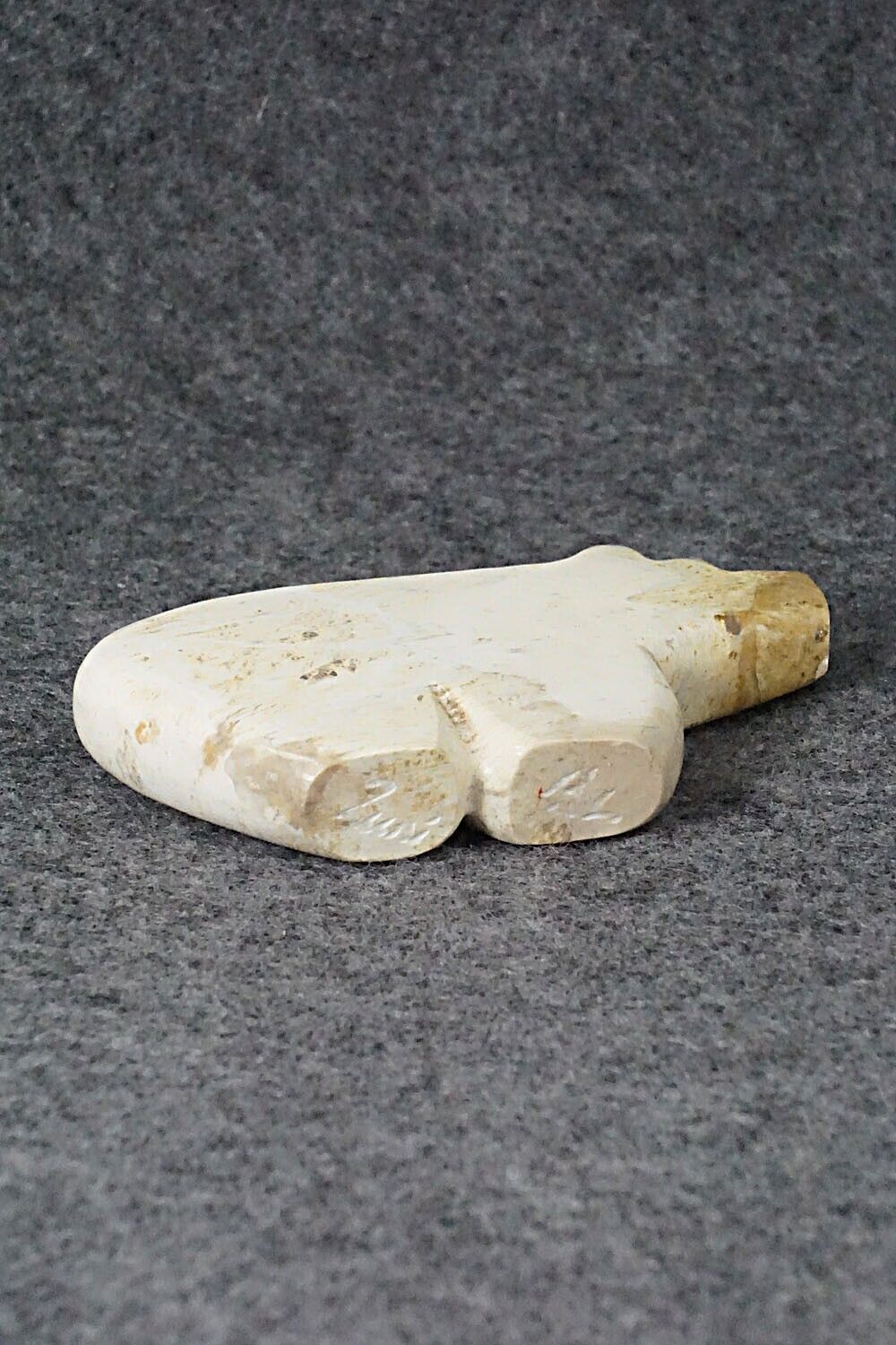 Bear Zuni Fetish Carving - Bernard Laiwakete
