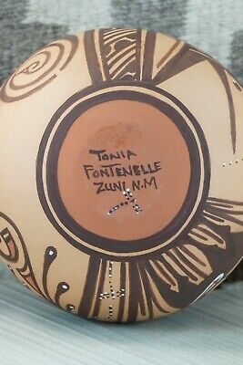 Zuni Pottery - Tonia Fontenelle