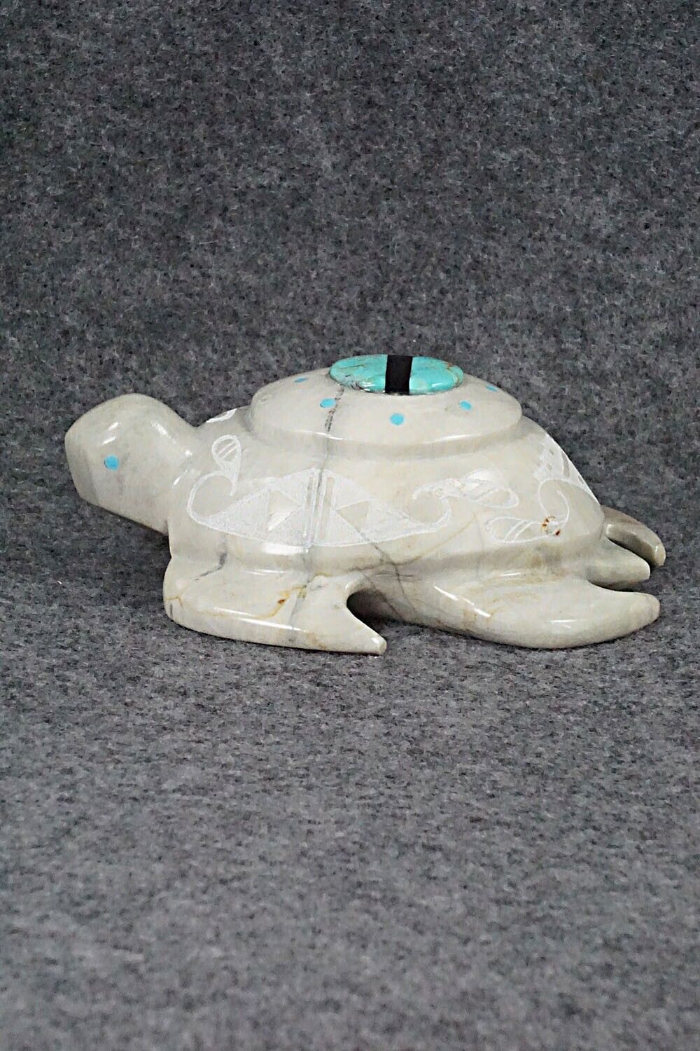 Sea Turtle Zuni Fetish Carving - Shannon Calavaza