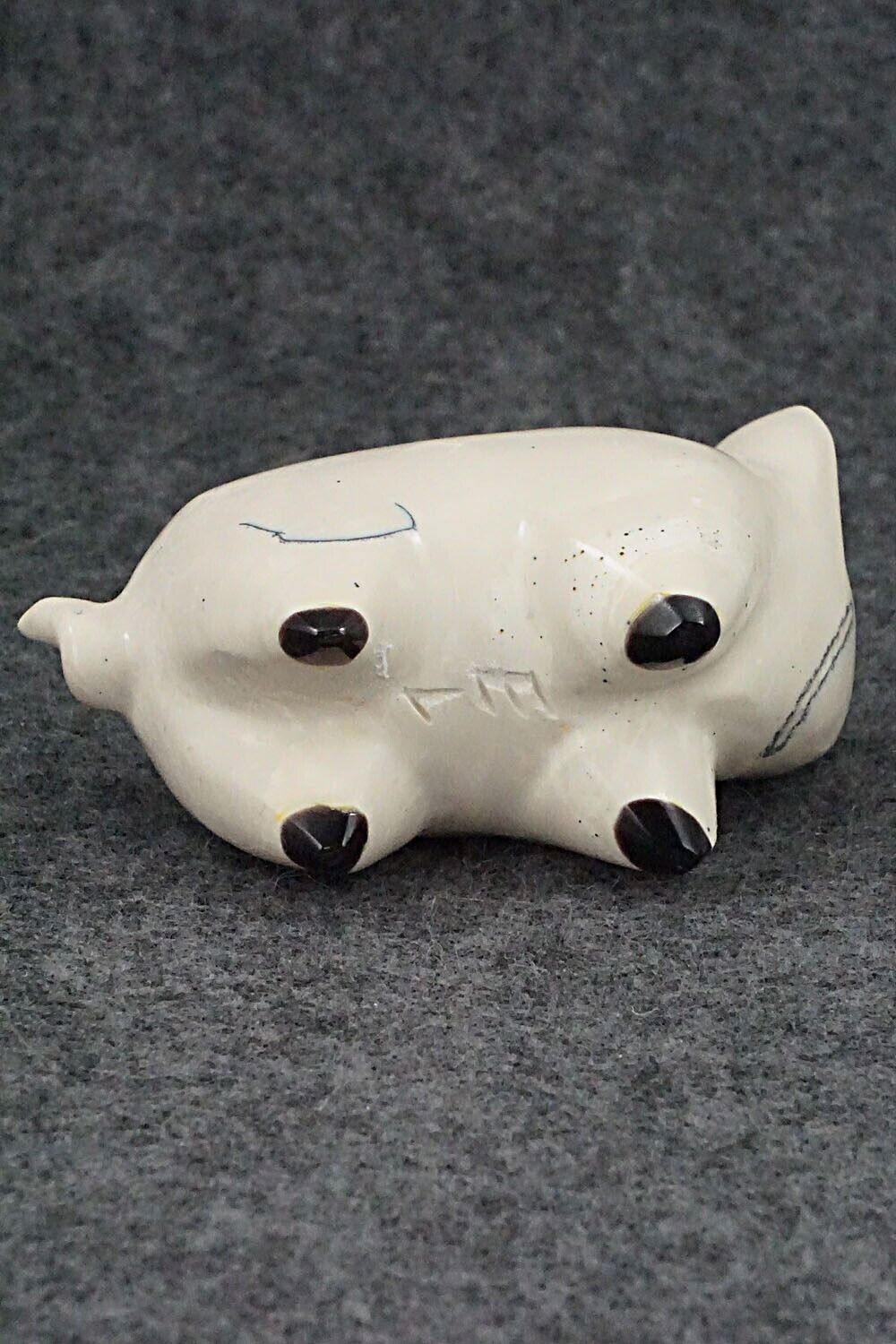 Pig Zuni Fetish Carving - Enrike Leekya