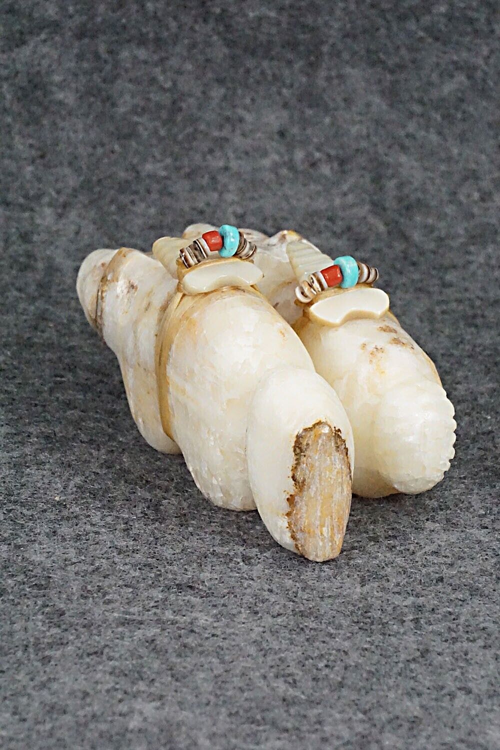 Bear Zuni Fetish Carving - Peter Gasper