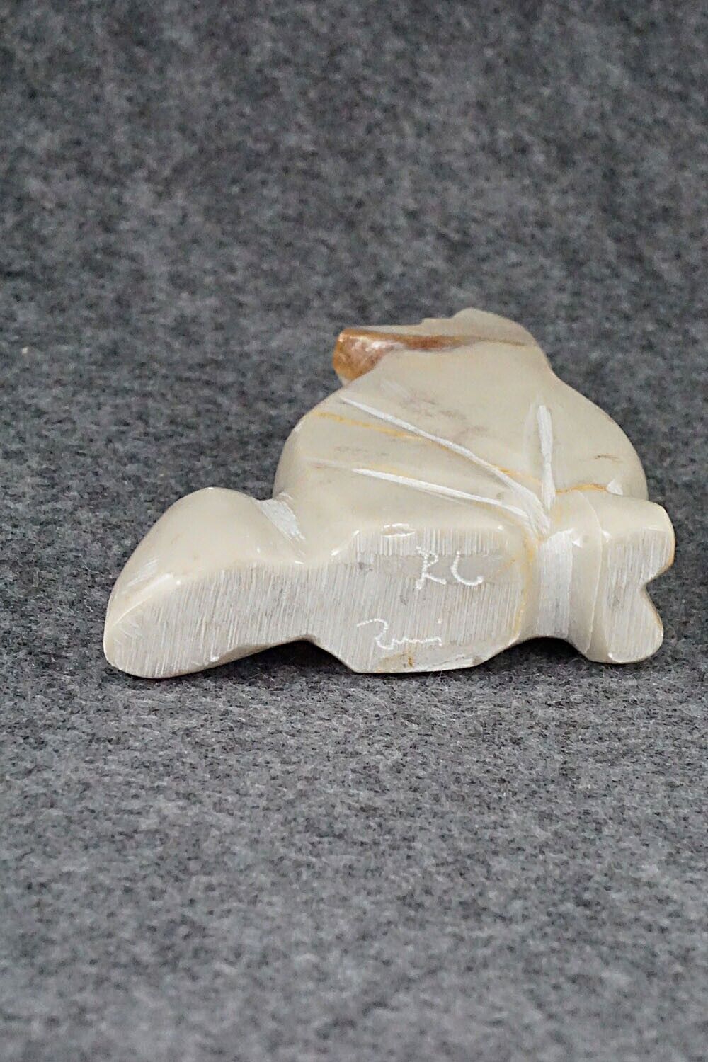 Wolf Zuni Fetish Carving - Rodney Laiwakete