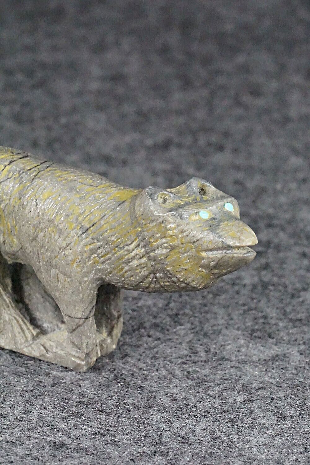 Wolf Zuni Fetish Carving - Calvin Weeka