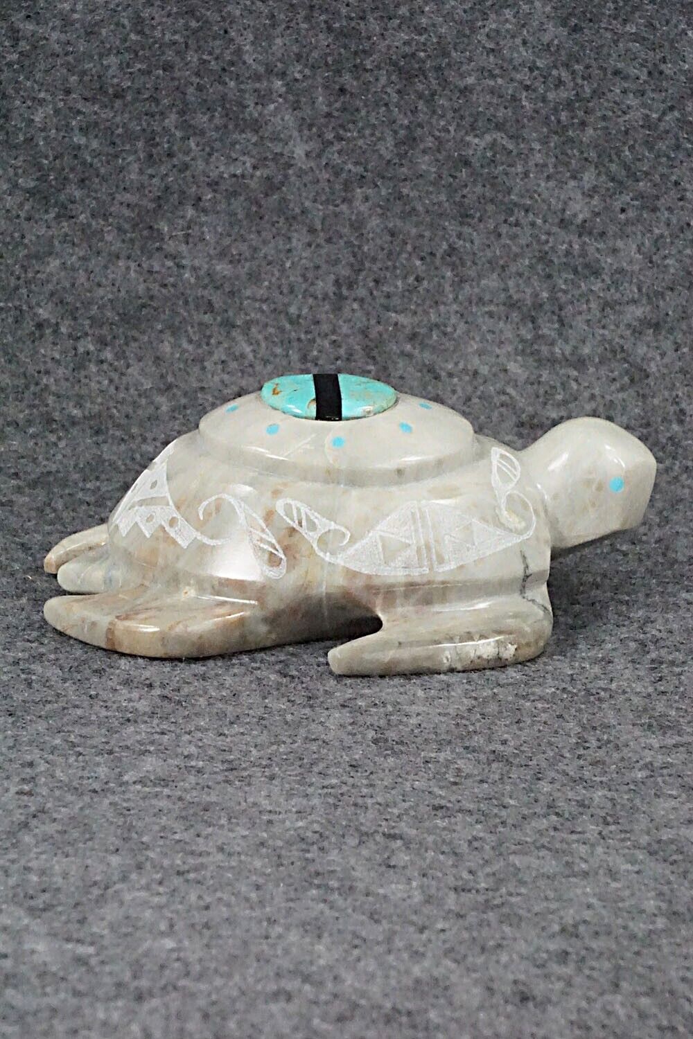 Sea Turtle Zuni Fetish Carving - Shannon Calavaza