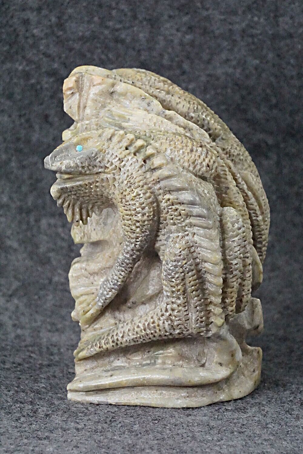 Iguana Zuni Fetish Carving - Calvin Weeka
