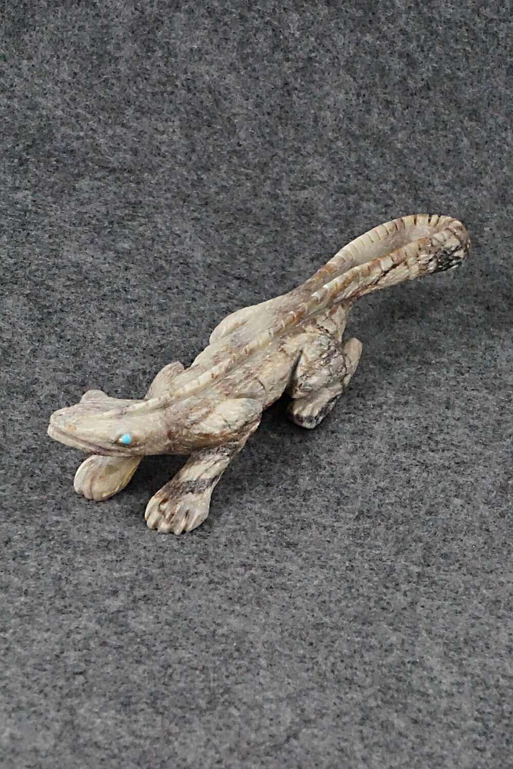 Lizard Zuni Fetish Carving - Lance Cheama