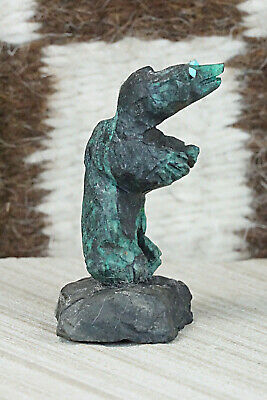 Bear Zuni Fetish Carving - Jon Quam